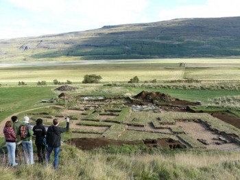 Skriðuklaustur - making history (4:4)